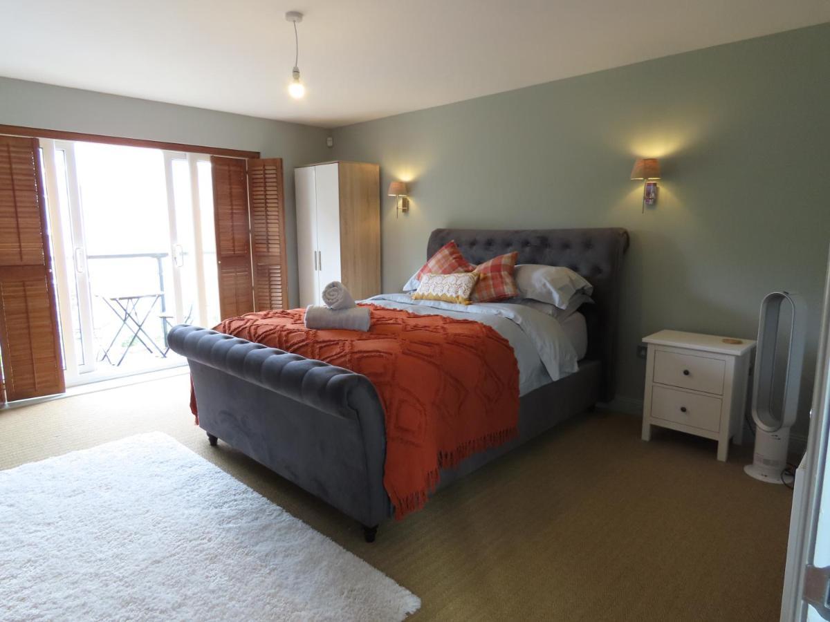 Entire Seaside Luxury Home With On Site Parking! Poole Zewnętrze zdjęcie