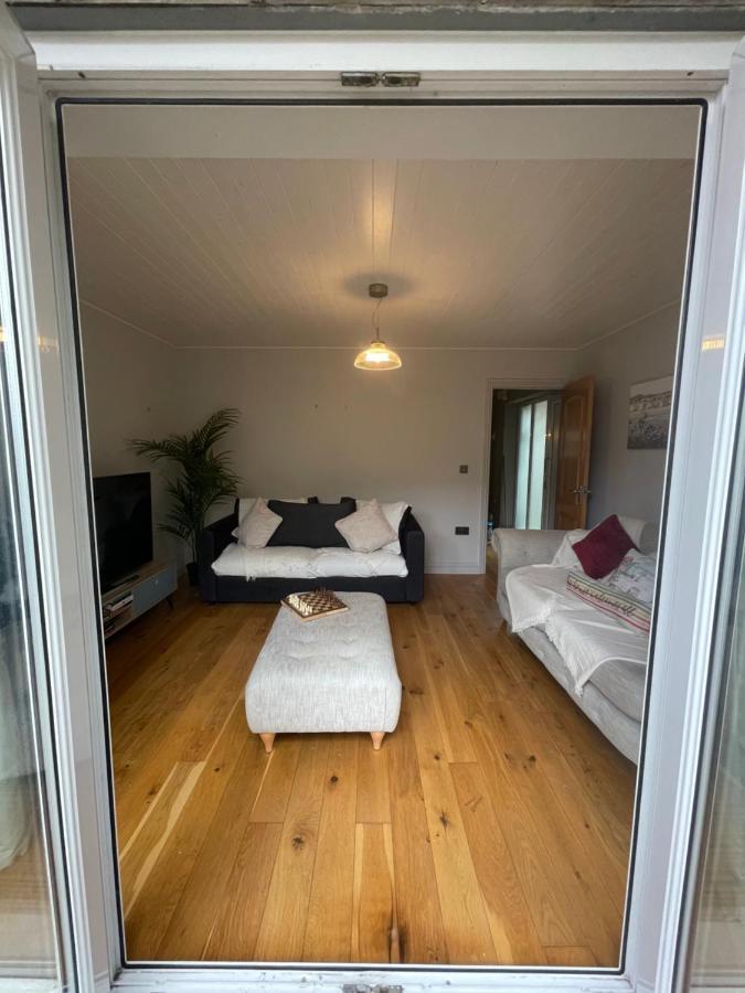 Entire Seaside Luxury Home With On Site Parking! Poole Zewnętrze zdjęcie